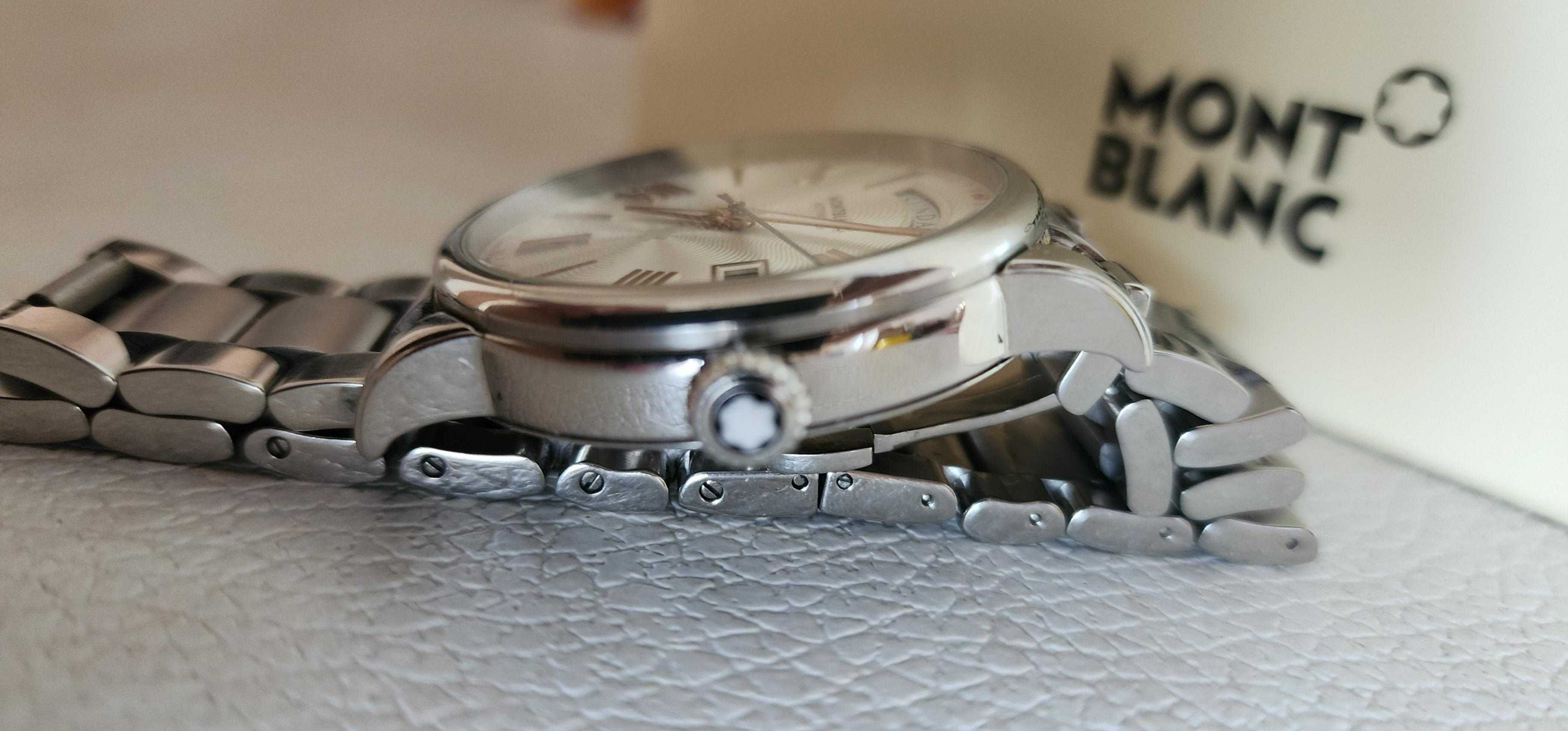 Montblanc 4810 Day-Date Automat - елегантен швейцарски мъжки часовник