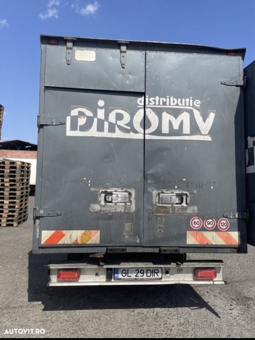 Iveco daily 8 europaleti cat B volan stanga