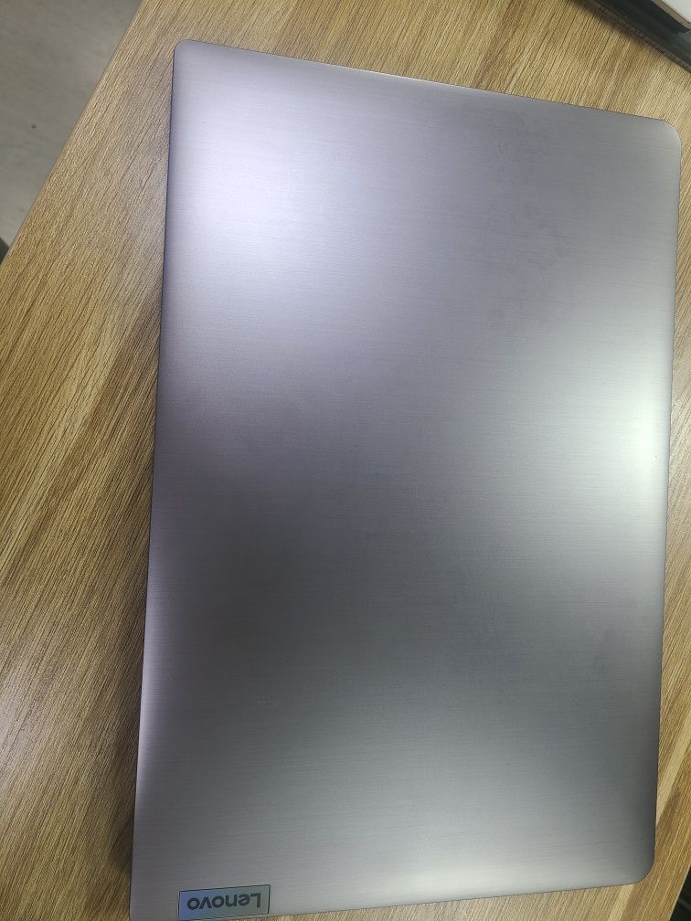 Notbuk core i3 12/1tra