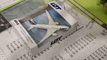 Vand macheta avion Boeing 787, compania LOT, Herpa