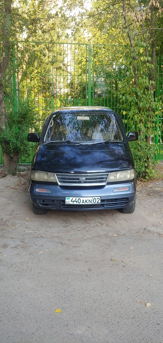 Продам Nissan Largo