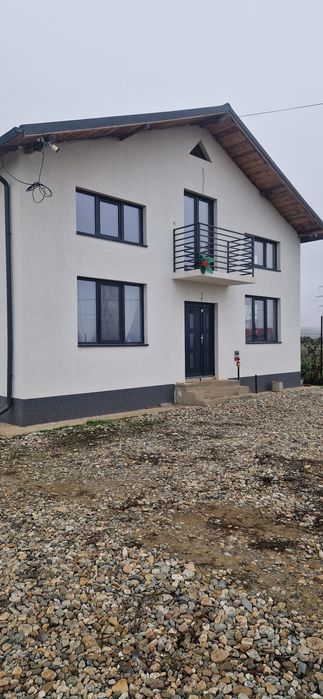 Vând casa construcție noua, 200m, 1 h teren .Vartina