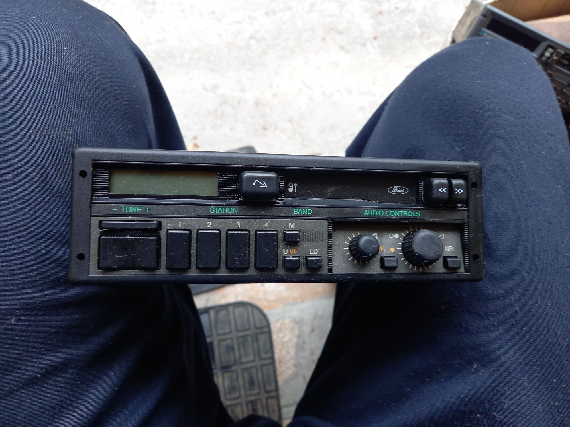 Оригинално ретро радиоFord ERST-22 за Ford escort.siera.granada.1980.