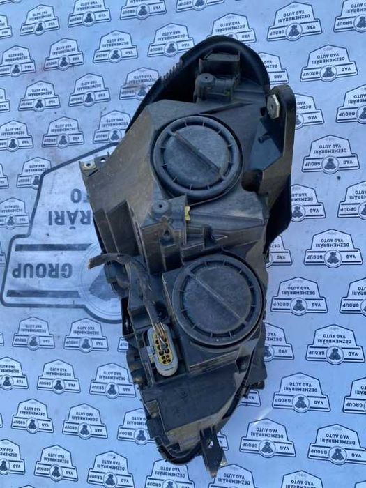 Far stanga Mercedes C Class W204 Facelift Cod A2048205159