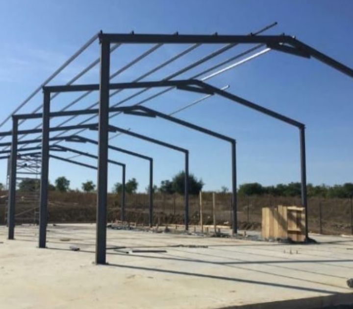 Vând hala metalica 10x15x4