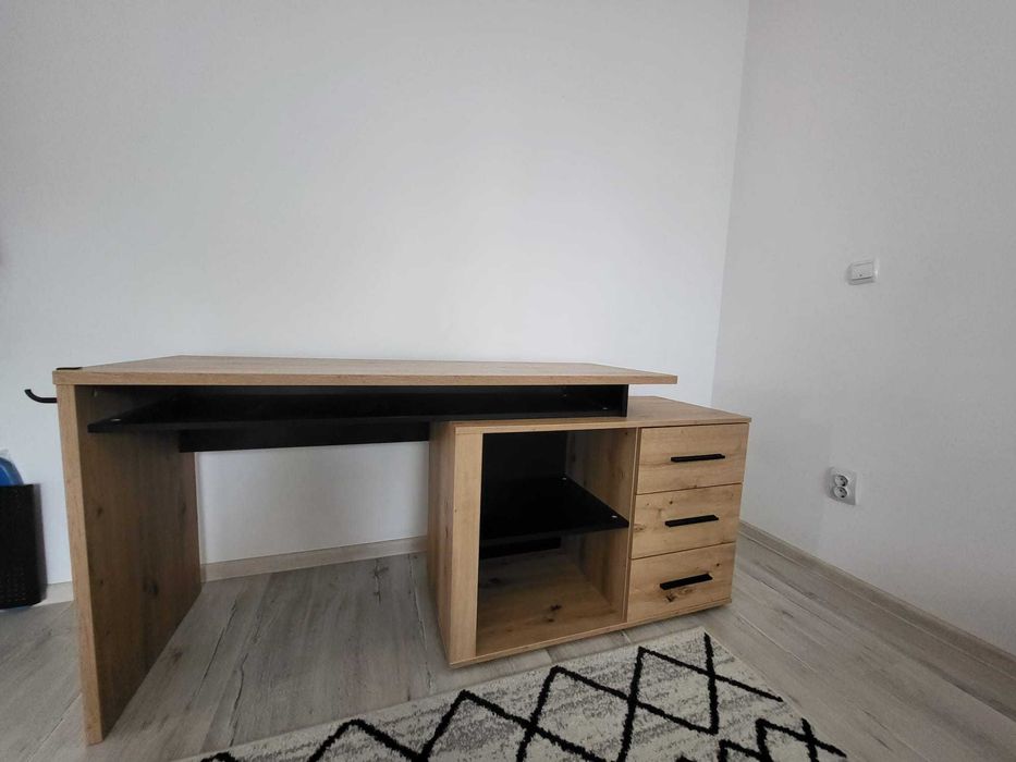 Birou pe colt Arhimed