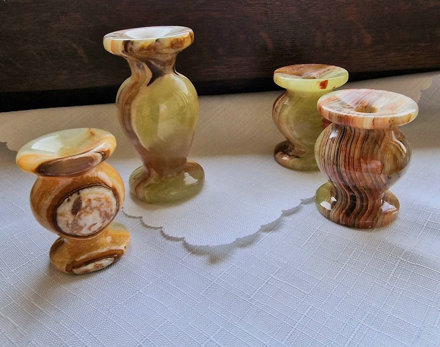 Подсвечники из натуральных  камней.