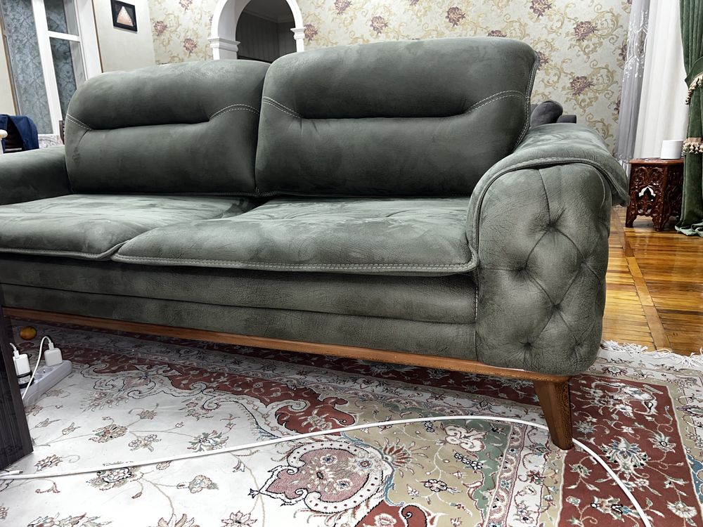 Срочно продам !Диван с креслой Турция почти новый