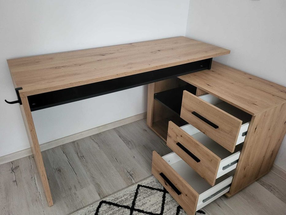 Birou pe colt Arhimed