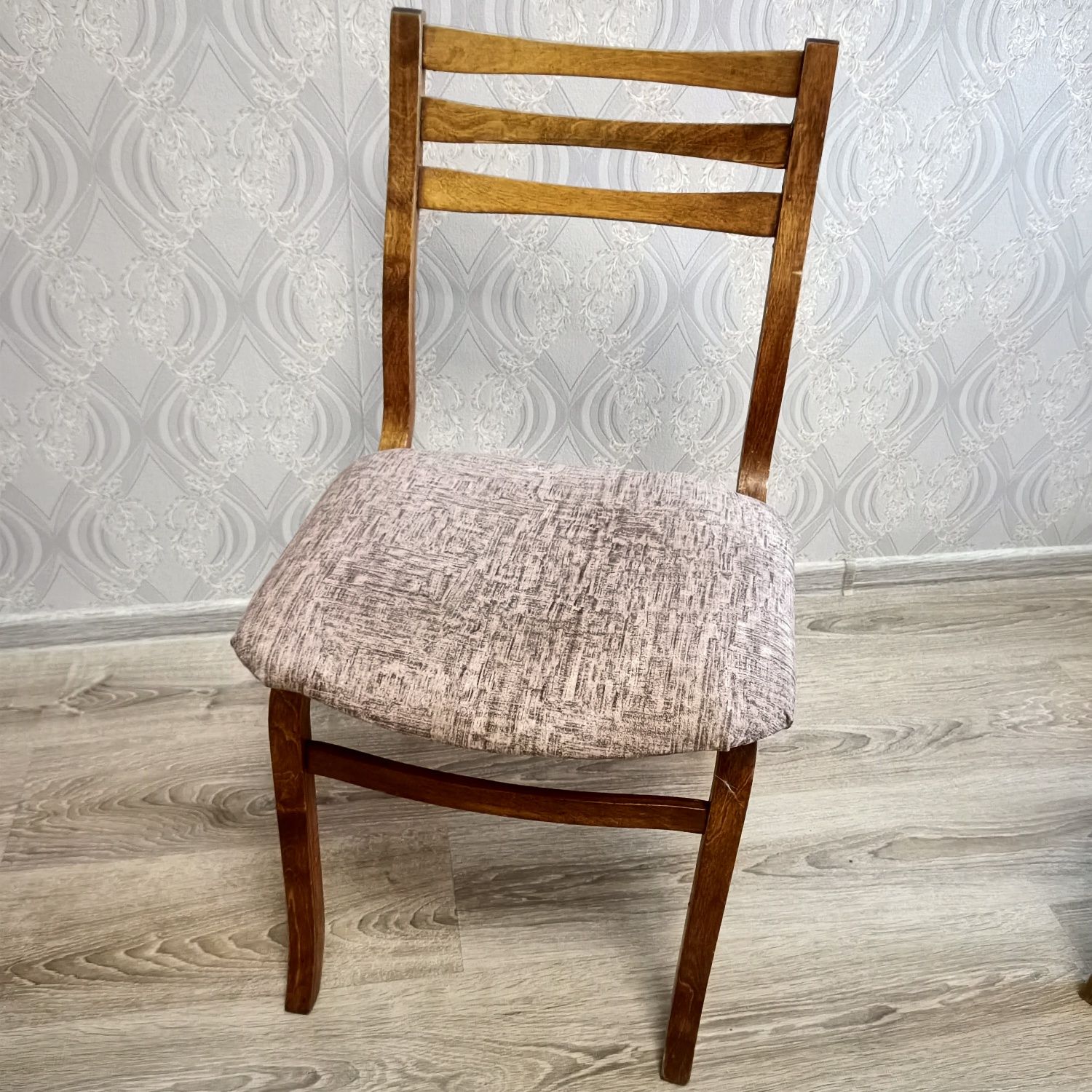 Продам деревянные стулья
