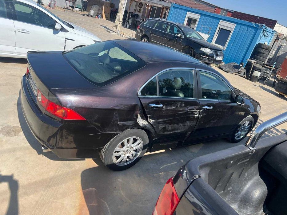 honda accord usor avariata dreapta spate 2.0 benzina 2008