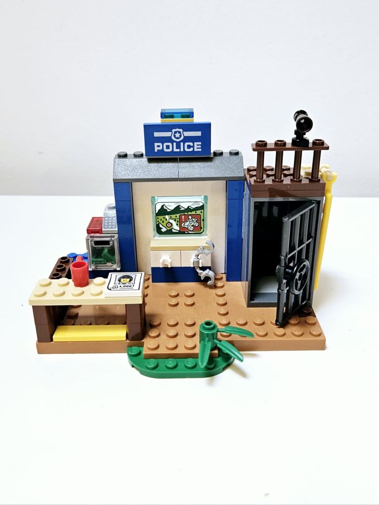 Lego Juniors City 10751 - Mountain Police Chase (2018)