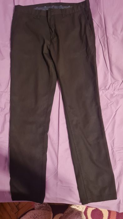 Pantaloni baieti H&M.