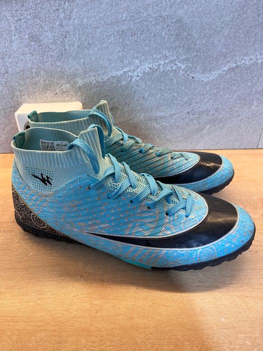 Бутсы хорошего качество, 42 размер