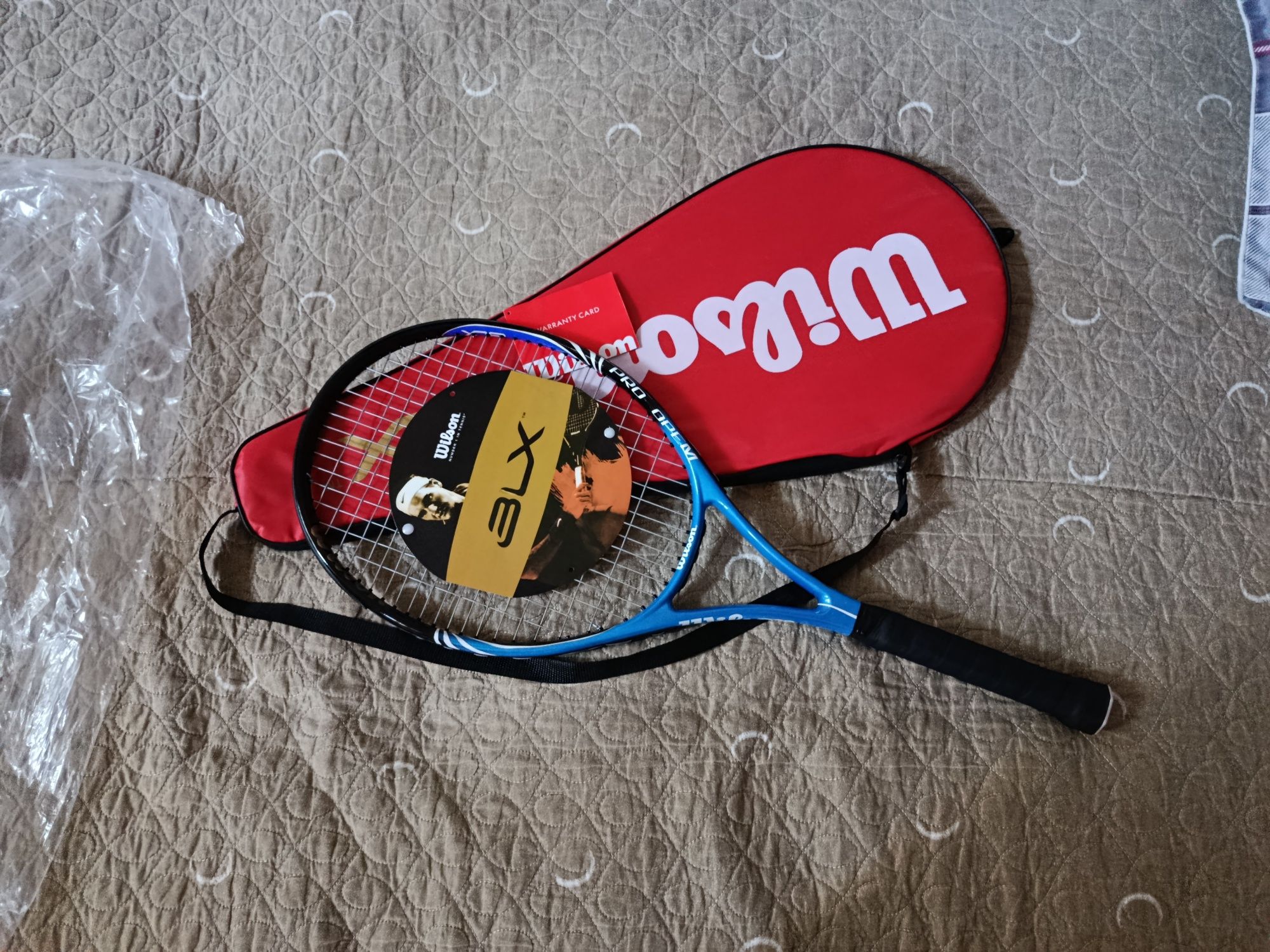 Теннисная ракетка Wilson BLX (синяя)
Премиальная теннисная ракетка Wi