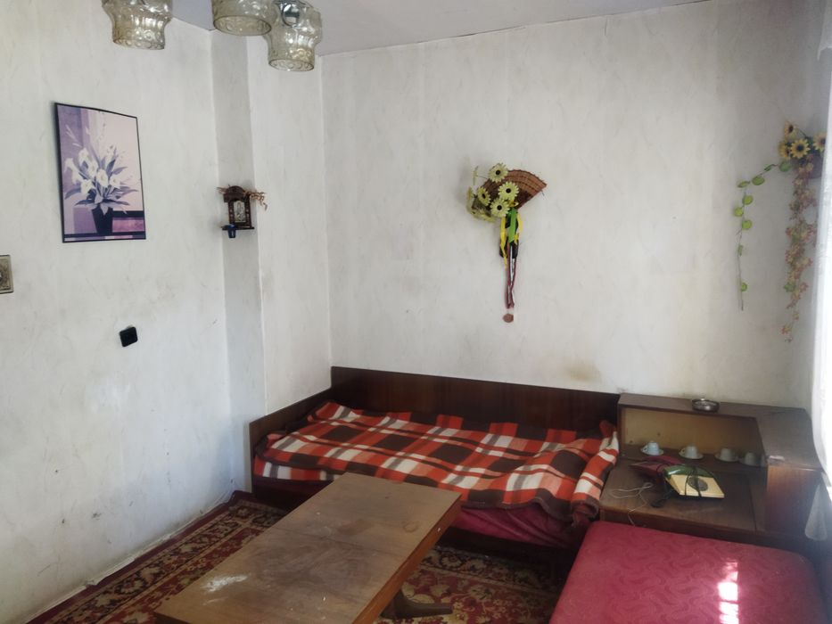 Продава се Четиристаен апартамент в Смолян, Горно Райково - 118 кв.м за 1017 €/кв.м - Снимка #2