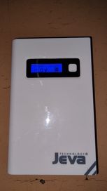 Качествена преносима батерия 8000mAh .