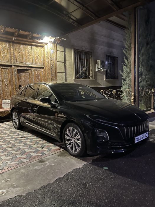 Hongqi E-QM5 Srochna  Sotiladi