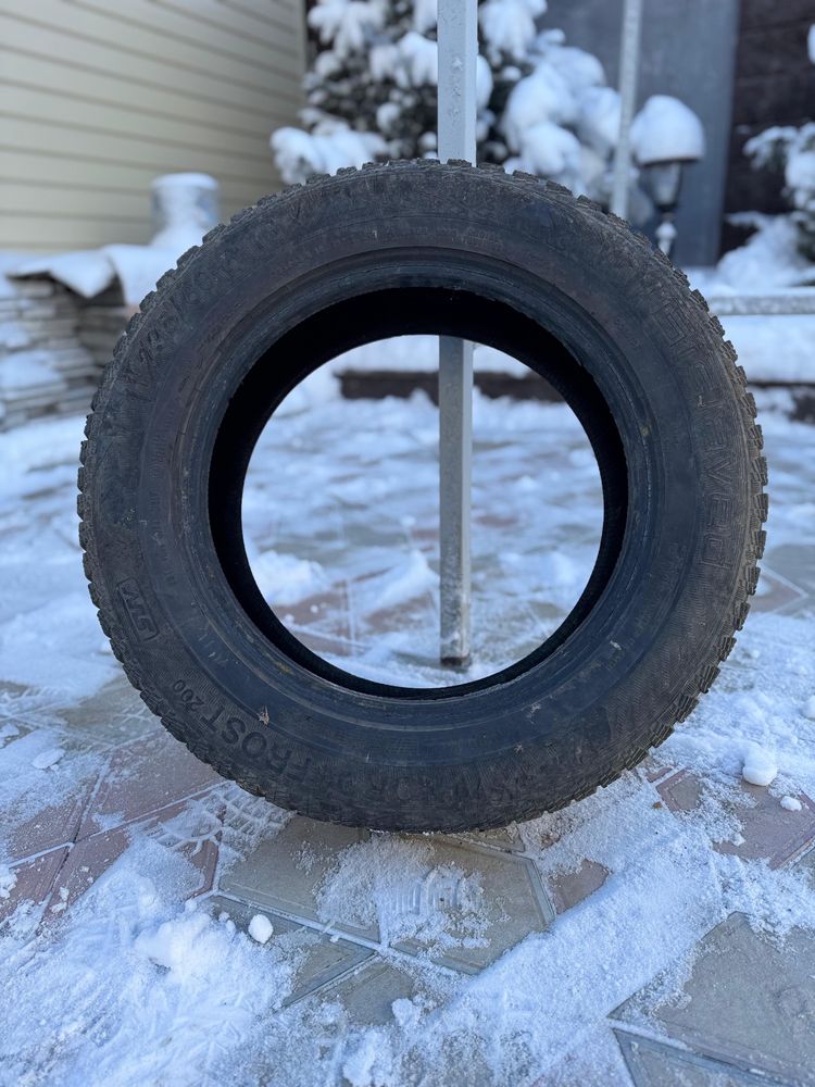 Продам зимние шины 235/60/R 18