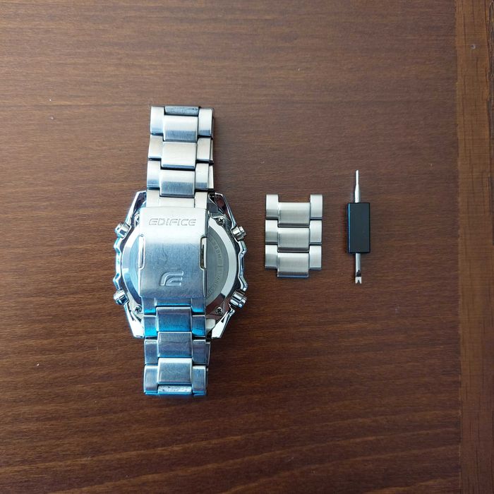 Часовник Casio Edifice  EQS-500