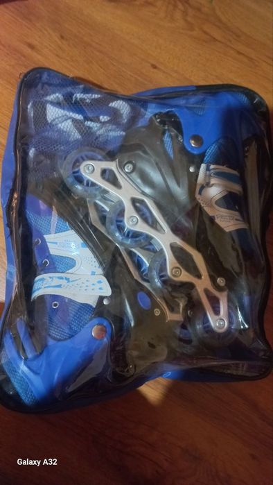 Ролик ва шкаф стол сотилади