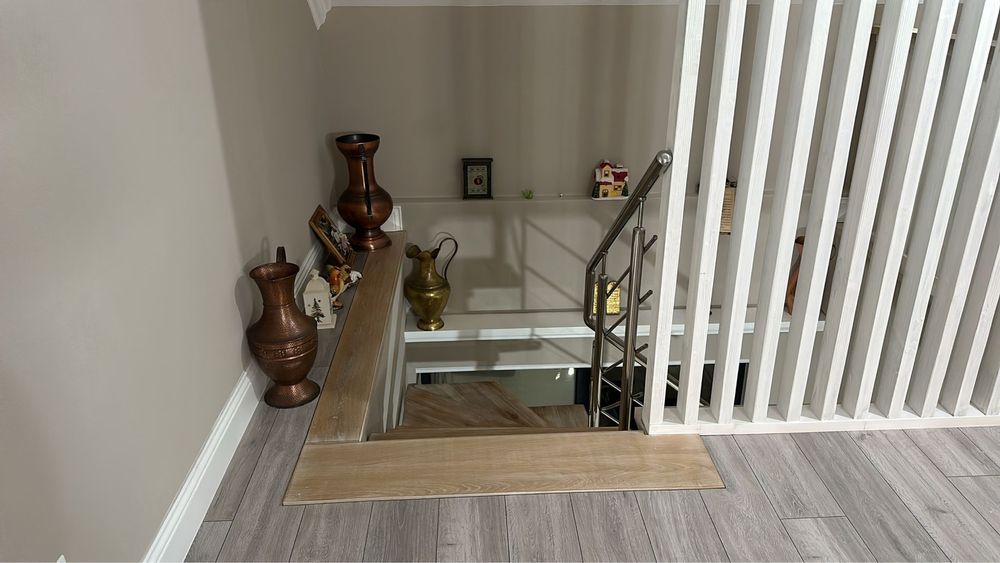 Vand casa in radauti 350 mp  str stefan cel mare  nr 116 B