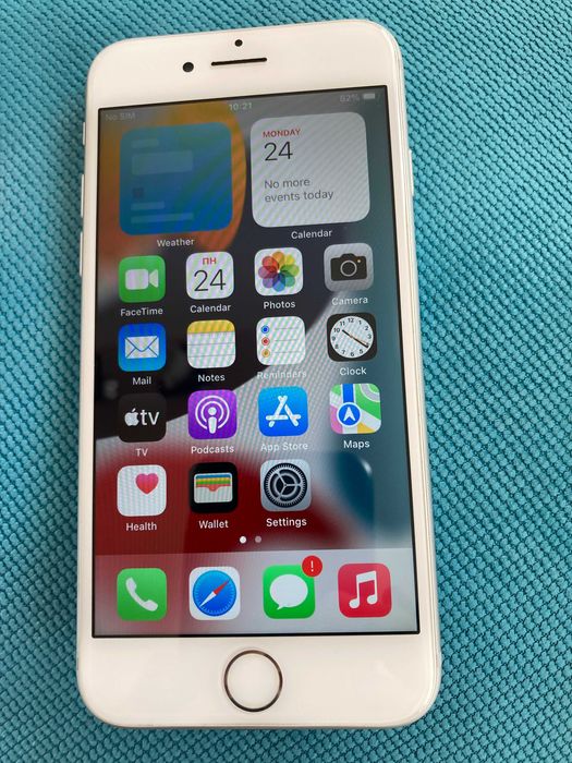 iPhone 7 32GB Silver сребрист цвят 100% батерия отключен перфектен