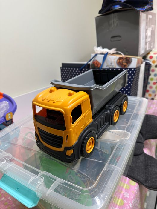 Машина грузовик большого размера