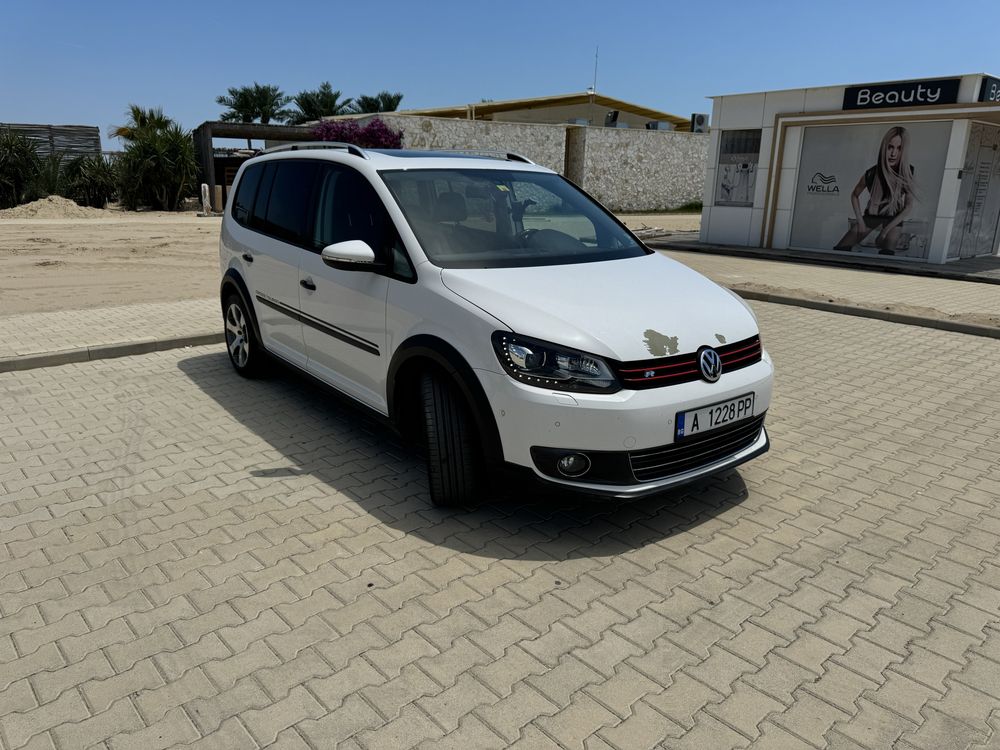 VW Touran R-Line Cross DSG Уникален