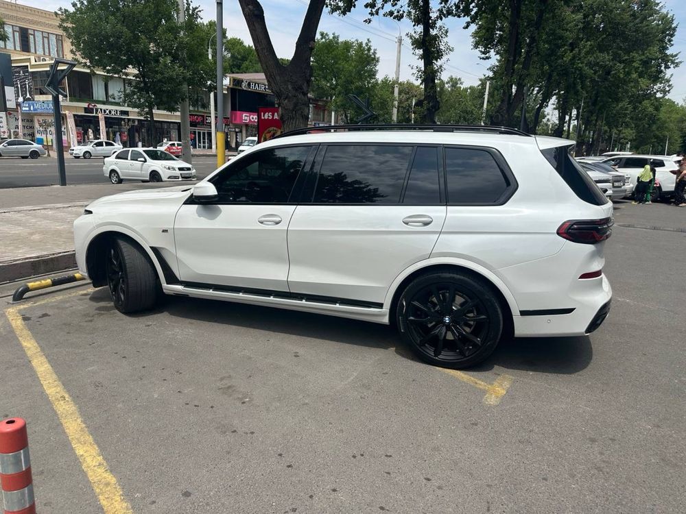 Продам Bmw x7 2023