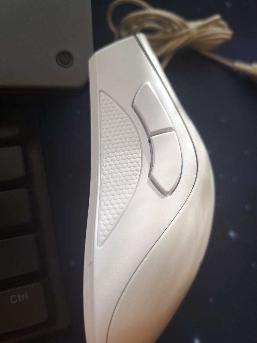 Mouse de gaming Razer Deathadder Essential White Stare Perfectă