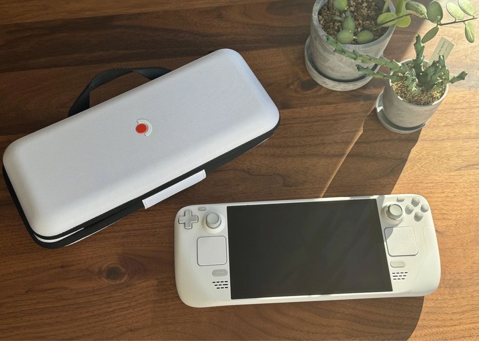 Steam deck white limited edition