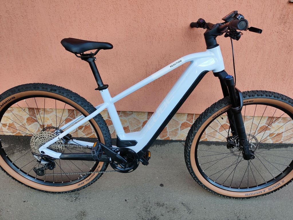 Bicicleta electrica Cube Reaction 750