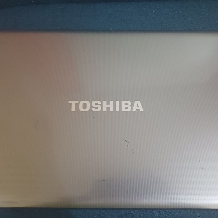 Laptop Марка TOSHIBA