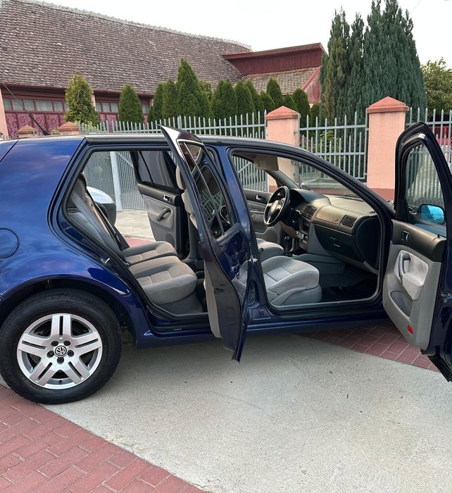 Vw Golf 4 1.9 tdi  6+1 viteze an 2002  acte la zi fiscal pe loc