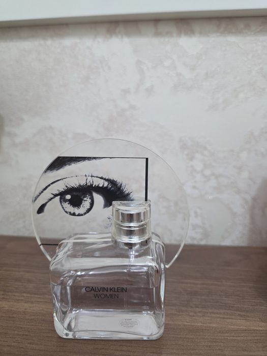 Парфюм для женщин.