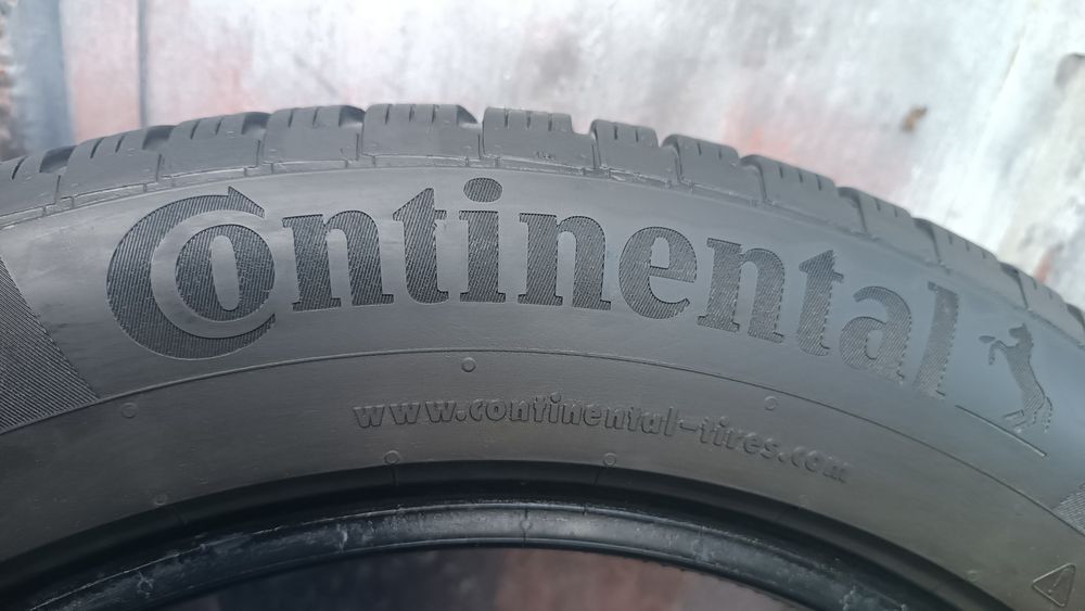 235/55/18 Continental