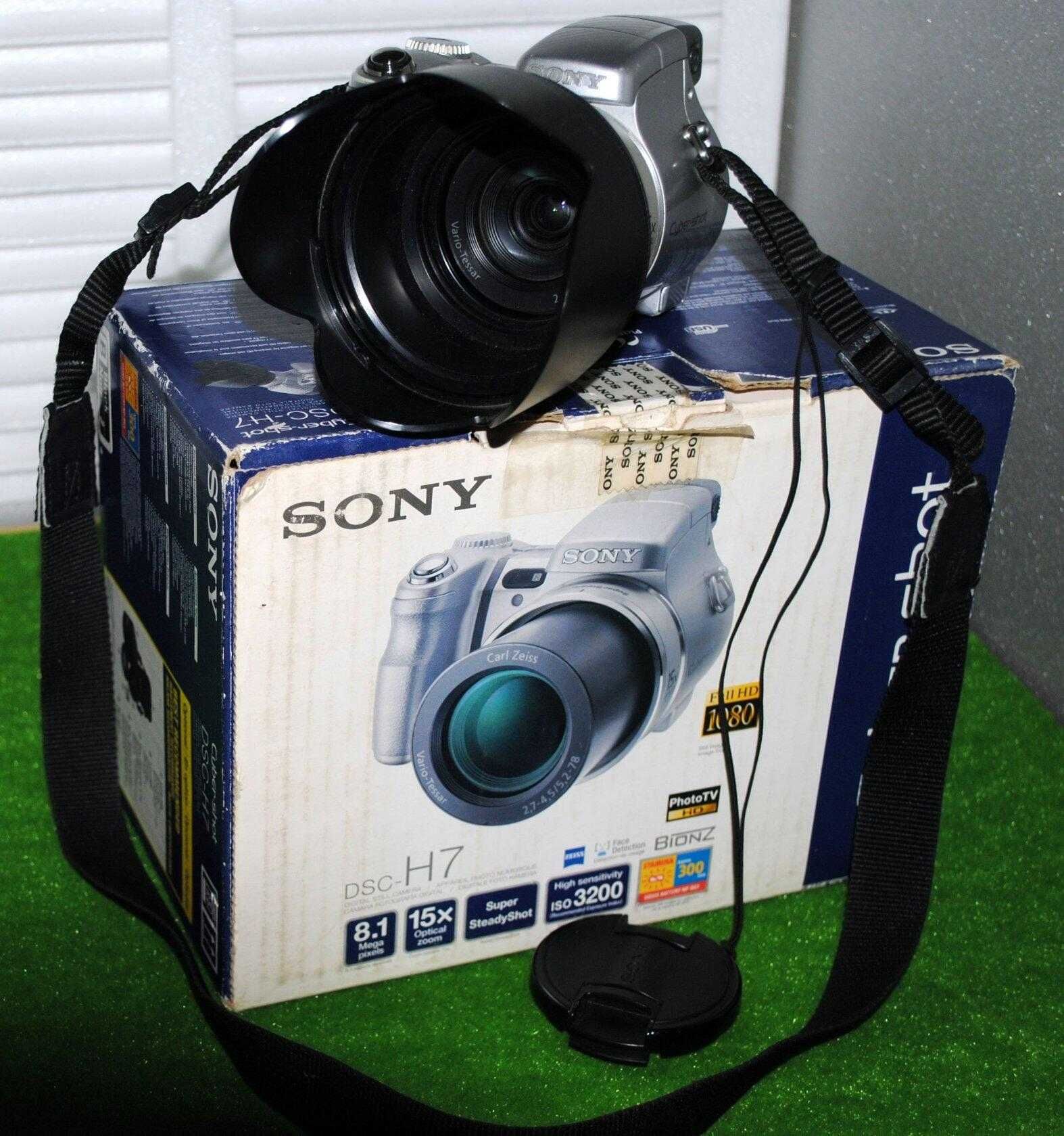 Продам полупрофессиональный цифровой фотоаппарат Sony