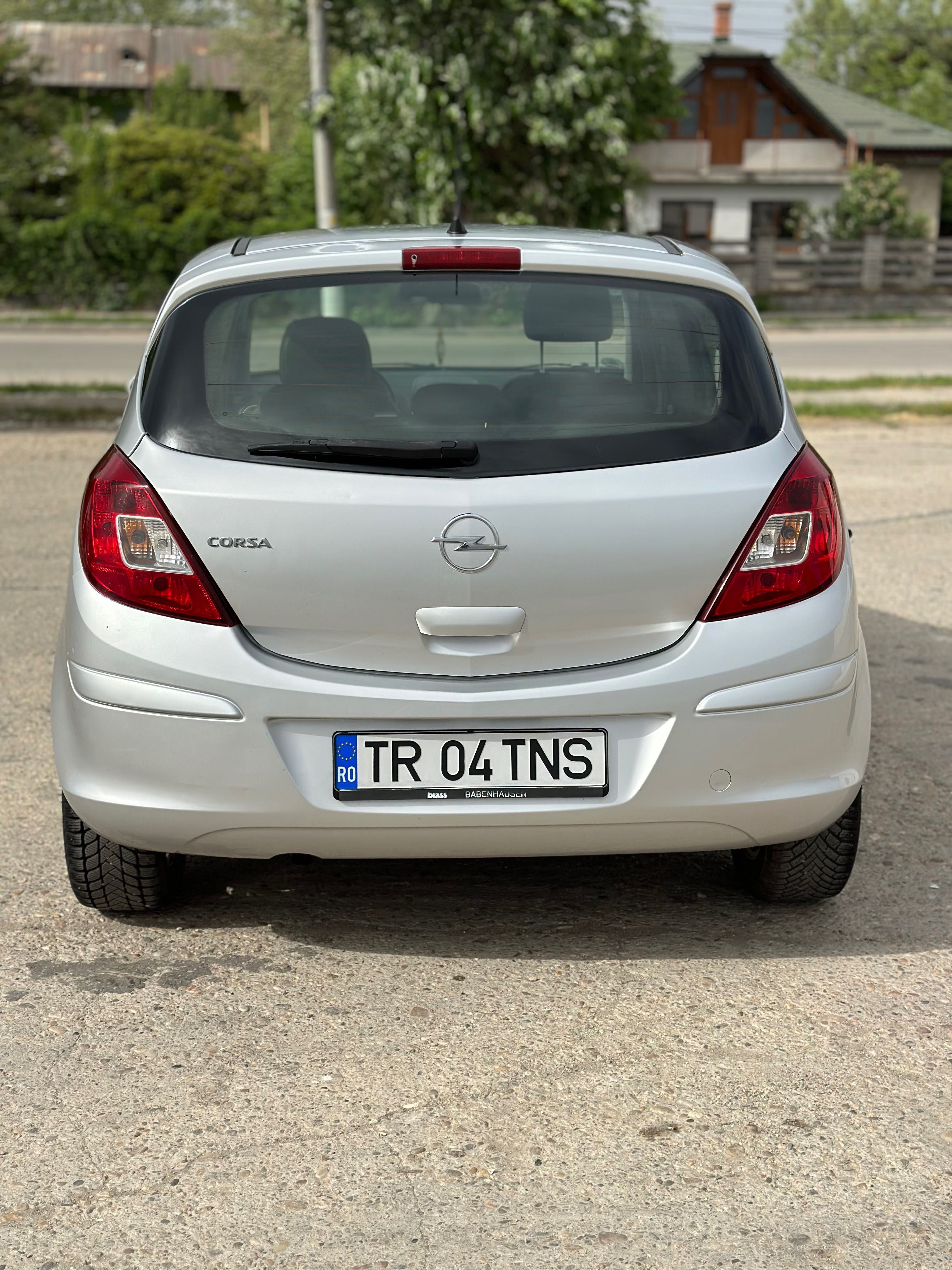 Opel Corsa 2009 1.4 90 cp