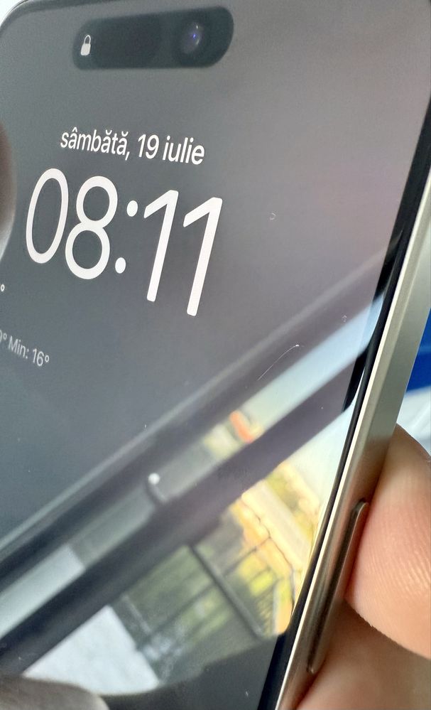 Vând iPhone 15 Pro Max 256GB cu factură, garanție și două huse cadou