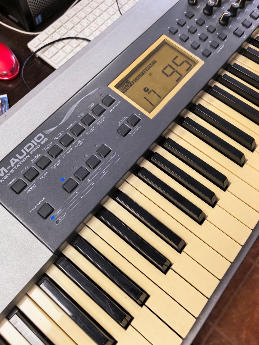 Дигитално пиано/ миди клавиатура с 88 клавиша M-AUDIO PRO 88