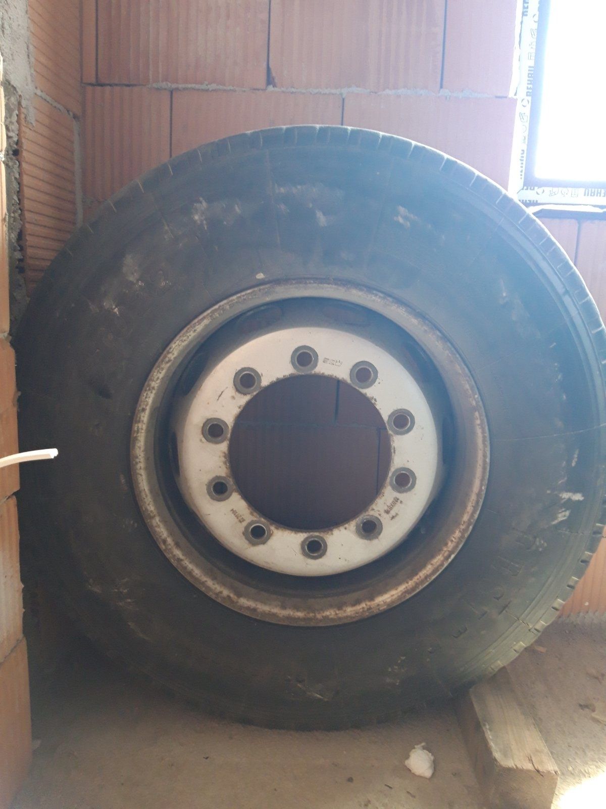 Гума с джанта 385 / 65 R 22.5