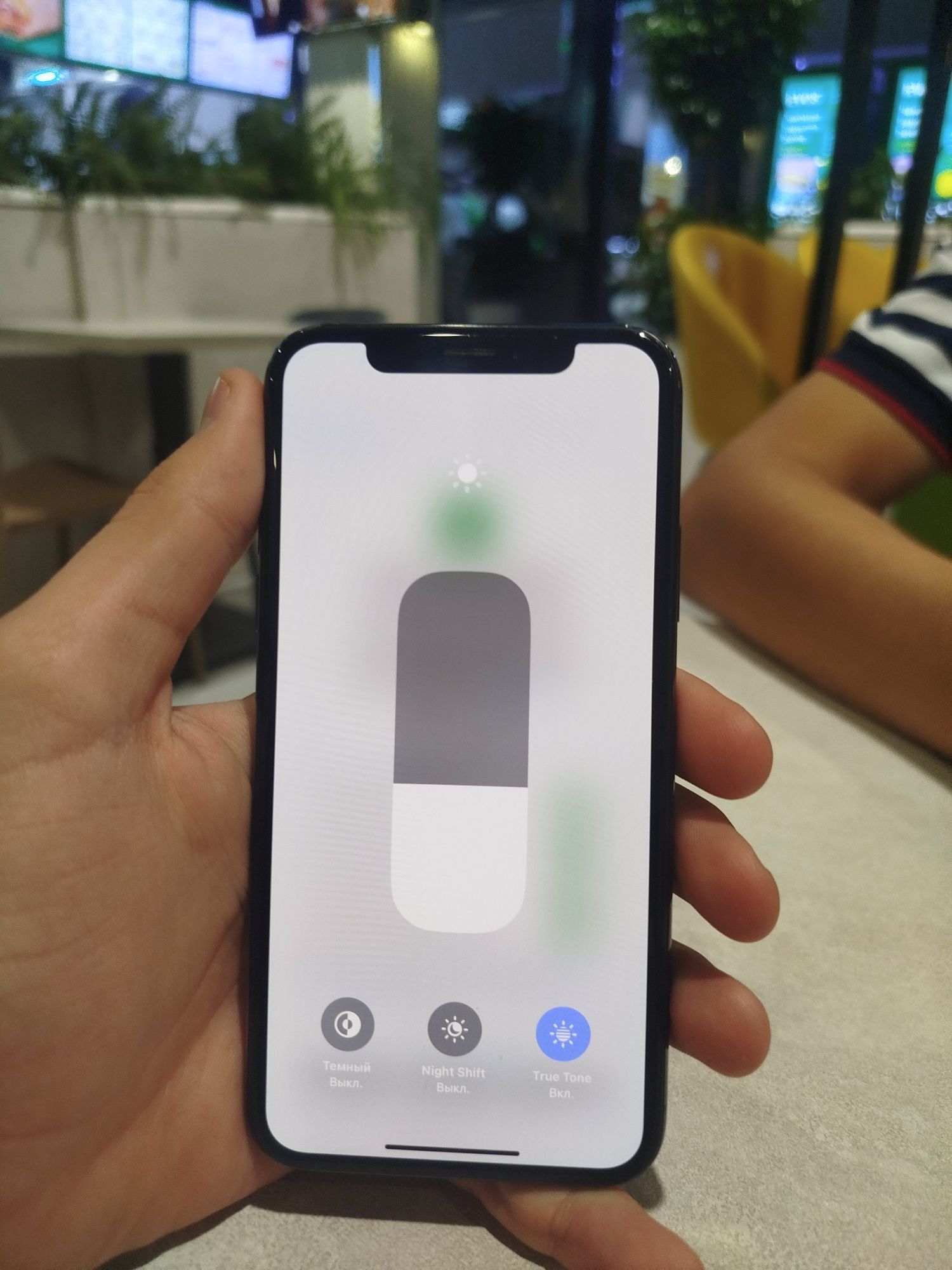 Iphone xs qora face tru tobe bor