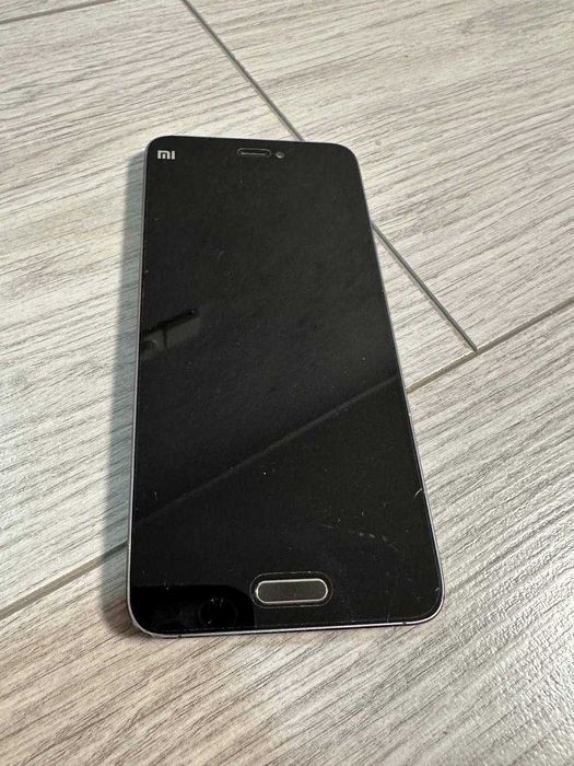 Xiaomi Mi5  Смартфон