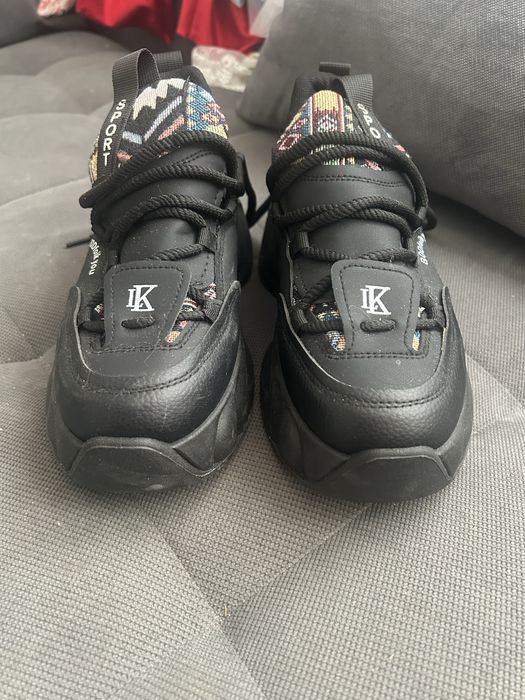 Нови маратонки 39