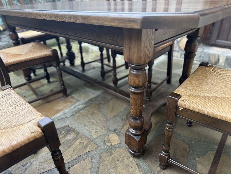 Масивна трапезна маса с 6 стола