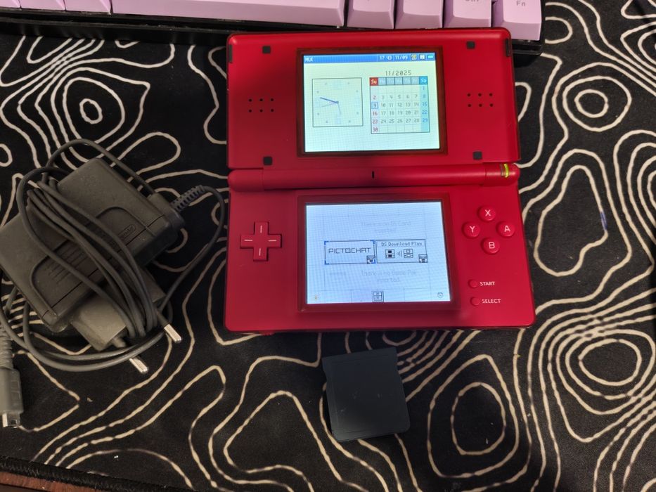 Nintendo ds lite cu card r4