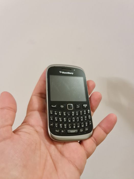 Blackberry Curve 9320 stare buna, incarcator telefon vechi de colectie