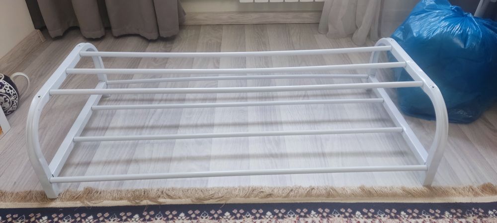 Продам металлическую Обувницу