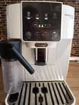 Vând expressor cafea DeLonghi Magnifica Start